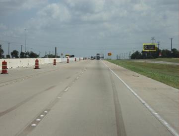 E/S IH 35 .78 MI N/O FM 2484 FS