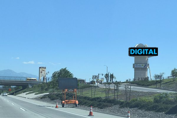 210 Frwy SS 95ft W/O Riverside Ave (GO) F/W - 1