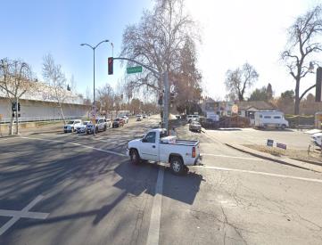 Esplanade WL 125' s/o 11th Ave FN (Left)