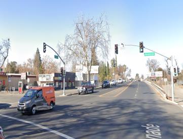 Esplanade WL 100' n/o 11th Ave FS (Left)