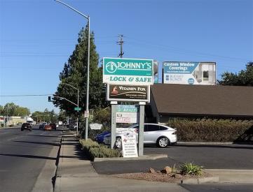 Mangrove Ave EL 50' s/o 3rd Ave FS (Right Side)