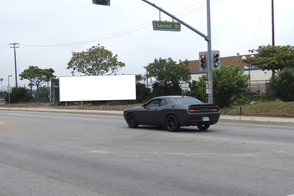 Oxnard Blvd ES 250ft N/O 2nd St. F/S - 2