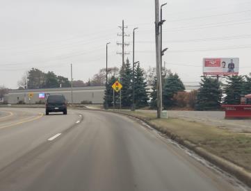 S/S LAKEWOOD BLVD 1 MI W/O US-31 F/W