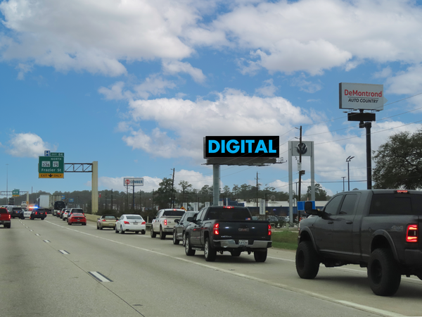 I-45 North Frwy WS 700ft N/O Gladstell F/N - 1