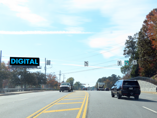 Roswell Rd ES 0.1mi N/O Dunwoody Pl F/N -