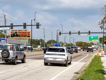W/S US 17-92 3/4 mi s/o SR 436 F/S