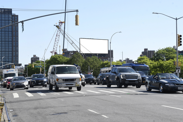 E 132nd St NS 25ft W/O Alexander Av F/S -