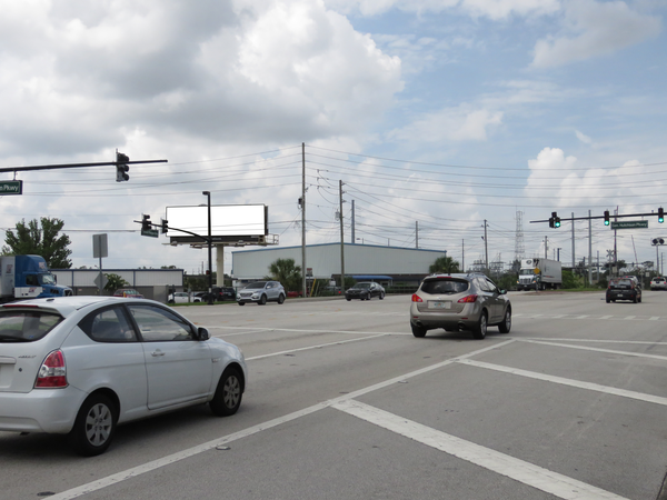 CR 427 ES 1.8mi N/O SR 434 F/NE - Single