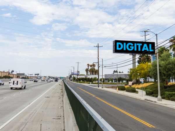Santa Ana Frwy NS 900ft W/O Alondra F/SE - 2