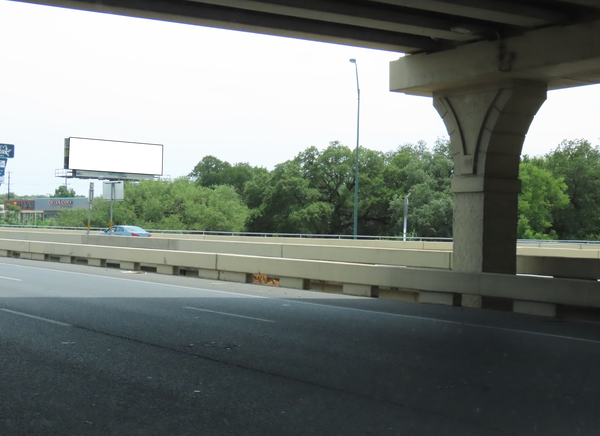 US 281 N WS 0.7mi S/O Bitters F/N - 2