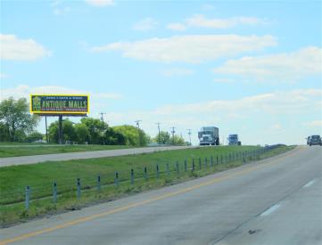 I-35 e/l 1 mi n/o Lone Oak Rd
