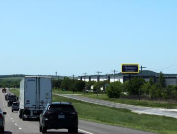 I-35 W w/l .7 mi s/o Airport Rd