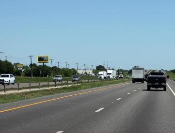 I-35 W w/l .7 mi s/o Airport Rd