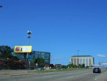 NW Highway s/l 150' e/o N Central Expwy