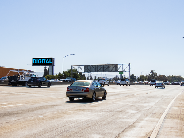 San Diego Frwy (405 Frwy) SS 1110ft W/O Santa Fe F/E -