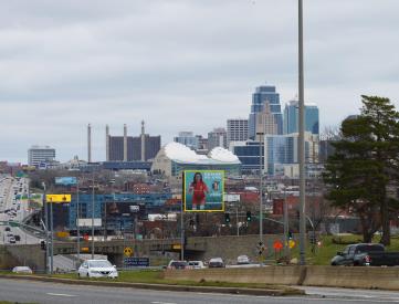 E/S I-35 .1M. N/O SOUTHWEST TRAFFICWAY  FS