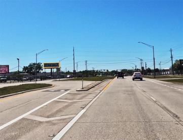 S/S Memorial Blvd E/O Chestnut Dr. W/B