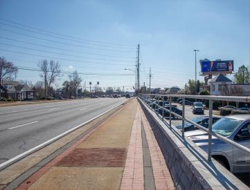 S/S PLEASANT HILL 1000' S/O SATELLITE BLVD RHR F/W