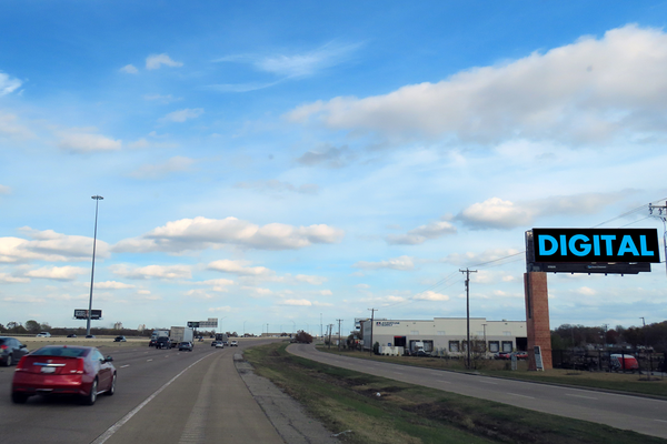 Tom Landry Hwy (I-30) SS 0.3mi W/O MacArthur F/W - 2