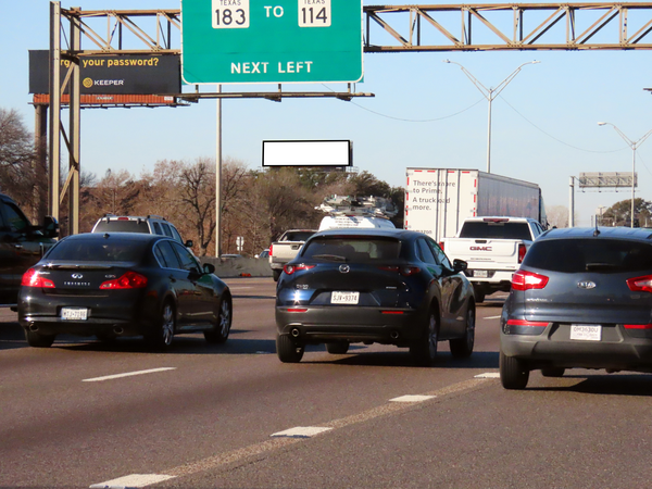 Stemmons Fwy (I-35E) SS 200ft S/O Commonwealth F/E - 1