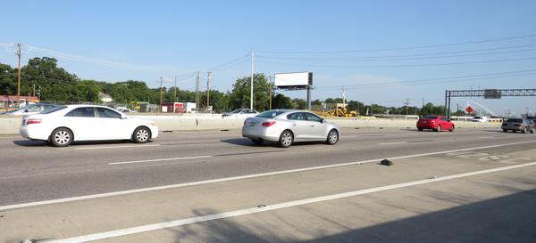 Thornton Fwy (I-35) WS 700ft N/O 8th Street F/S - 1