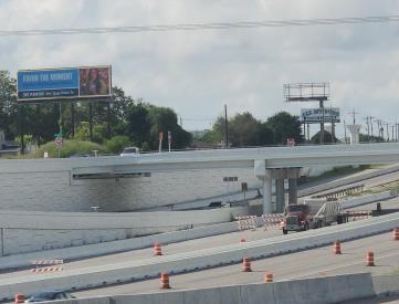 ES CROSSTOWN EXPWY @ COMANCHE FN