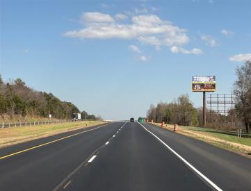 I-40 S/S .5 MI W/O Exit 78 DWIGHT MISSION RD WFB (S70)