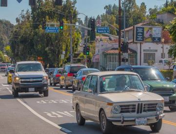 ROWENA AVE SL 5F W OF LAKEWOOD AVE WF