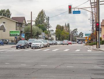 MOORPARK ST SL 125F W OF VINELAND AVE EF