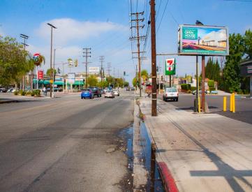 MOORPARK ST NL 109F E OF TUJUNGA AVE EF