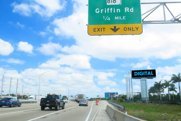I-95 ES 0.75mi N/O Stirling Rd F/S - 2