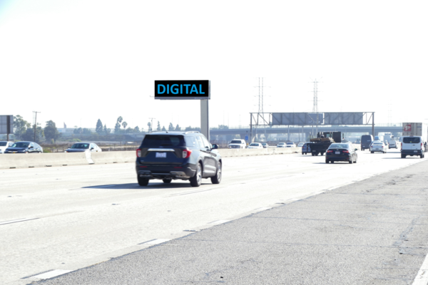 San Diego Frwy NS 0.051ft E/O Main F/W - 2