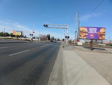 EL GOSFORD RD. 750' S/O DISTRICT BLVD.