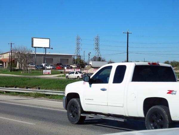 Loop 410 NS 400ft E/O Garnett F/E - 2