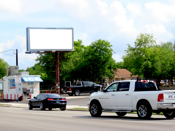 Hackberry S ES 0.1mi N/O Southcross F/S - 2