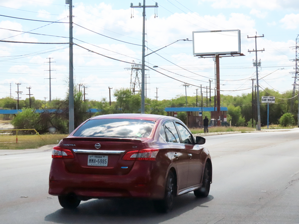 Hunt Ln ES 750ft S/O Marbach F/N - 1