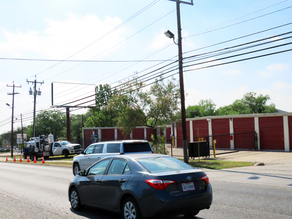 Potranco SS 0.2mi W/O Hunt Lane F/W - 2