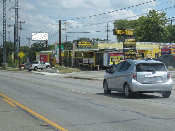 Austin Hwy ES 200ft N/O Corinne F/SW - 2