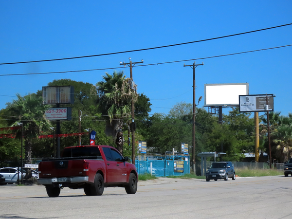 Austin Hwy WS 0.3mi N/O Ira Lee F/SW - 1