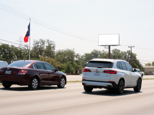Bandera ES 0.3mi N/O Loop 1604 F/NW - 1