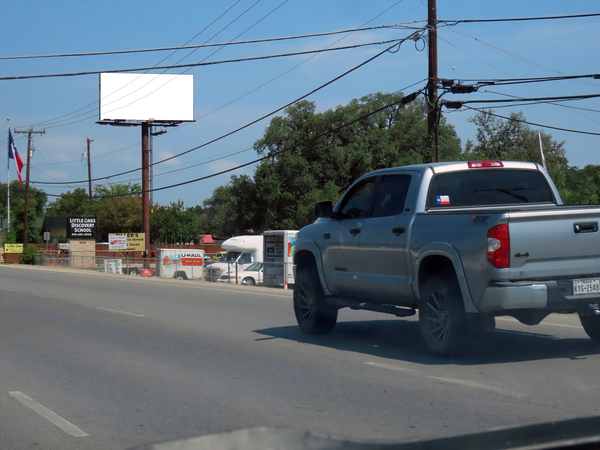 Bandera ES 0.3mi N/O Loop 1604 F/SE - 2