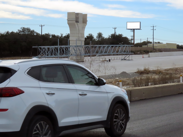 US 281 N ES 0.4mi S/O Bulverde F/N - 1