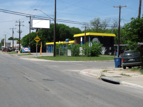 New Laredo Hwy WS 250ft N/O Fenfield F/NE - 2