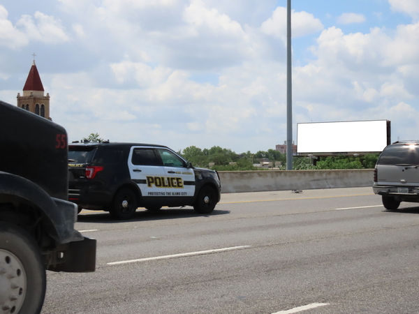 I-35 S ES 500ft S/O West Cesar E. Chavez Blvd F/N - 1