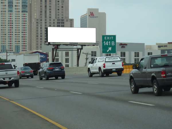 I-37 WS 0.3mi N/O Commerce F/N - 2