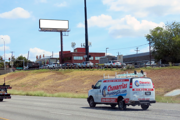I-10 E SS 150ft E/O New Braunfels F/W - 2