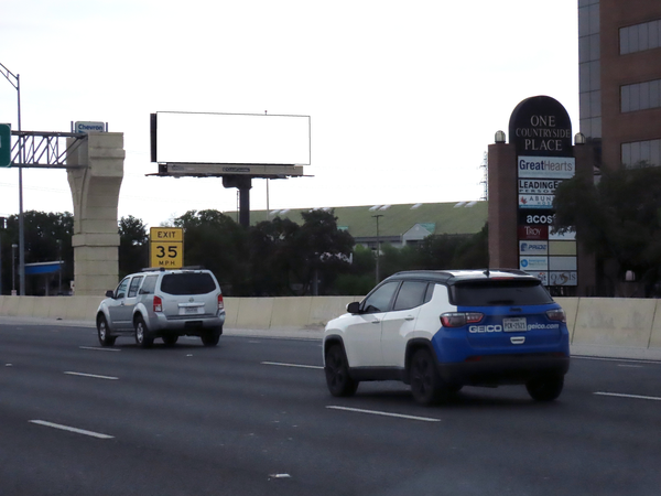 US 281 N ES 0.5mi S/O Bitters F/S - 2
