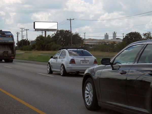 Loop 410 WS 0.2mi N/O Southcross F/N - 2