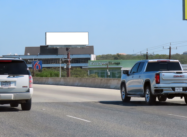 US 281 N ES 0.1mi N/O Brook Hollow F/S - 2