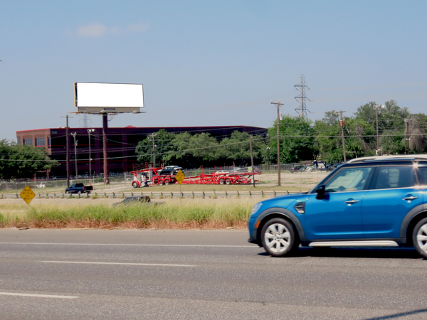 I-10 NW WS 0.5mi N/O Huebner F/N - 2
